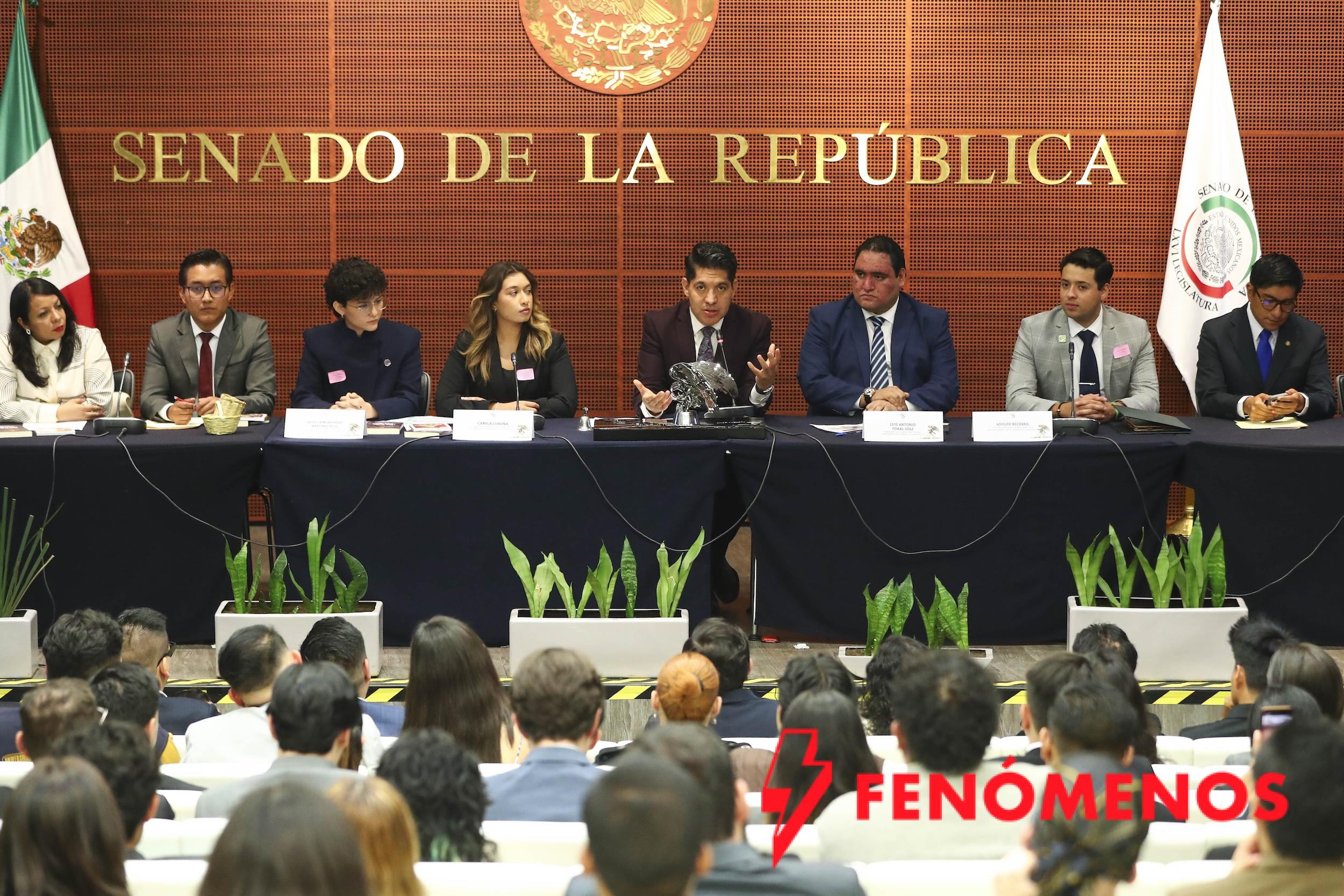 Inauguran Parlamento “Jóvenes Líderes de México”