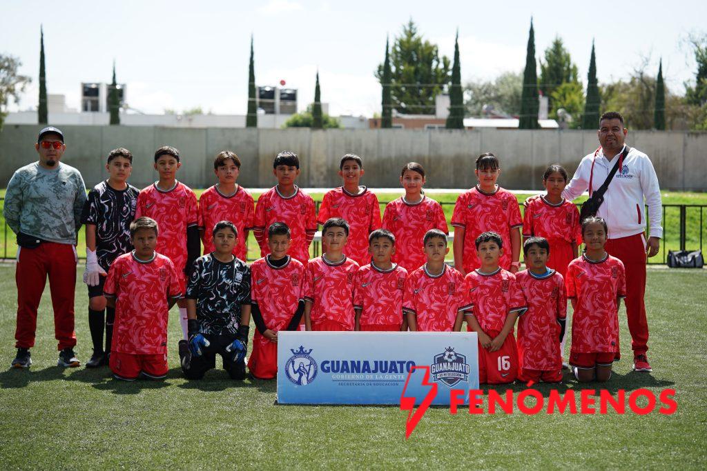 Los equipos ganadores del Minimundialito Escolar 2026 jugaron por el título de campeón de campeones en la Federación Mexicana de Fútbol