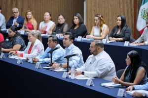Imagen de Llama Felifer Macías a fortalecer e impulsar la educación en Querétaro 17