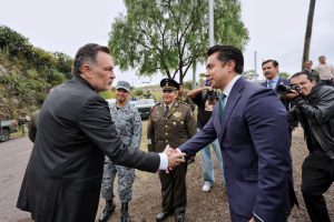Imagen de Con orgullo por México y Querétaro, Felifer Macías refrenda respeto por los símbolos patrios 15