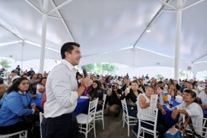 Imagen de Con el respaldo a comerciantes, Felifer Macías apuesta por el mejor momento de los tianguis y mercados de Querétaro 9