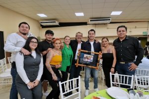 Imagen de Reconoce Felifer Macías labor de tianguistas y locatarios del Mercado de Lomas de Casa Blanca 7