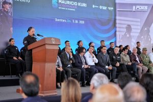 Imagen de Reconoce Felifer Macías la formación de elementos certificados de la PoEs 4