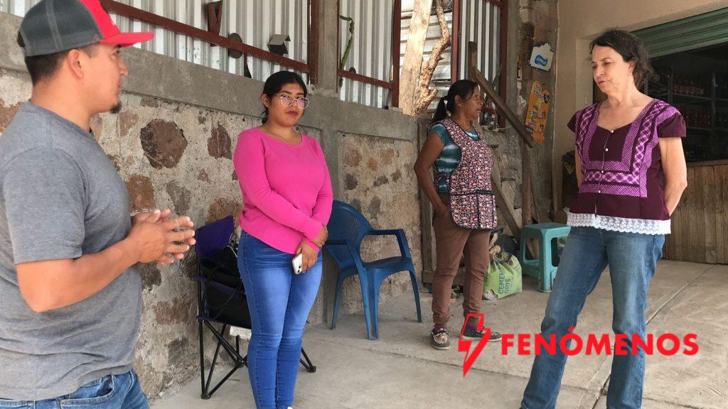 Visita Gobierno de la Gente a Migrante de Santa Catarina deportado junto con su hijo