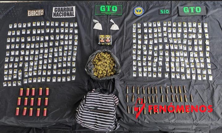 Cateo en Valle de Santiago: detienen a dos personas y aseguran 302 bolsas con presunta droga