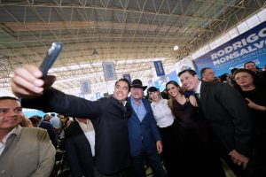 Imagen de Reconoce Felifer Macías trabajo de Rodrigo Monsalvo en El Marqués 14