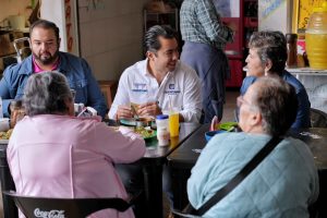 Imagen de Visita Felifer Macías el Mercado 4 de Marzo para respaldar la economía local 19