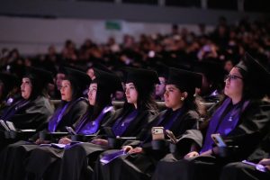 Imagen de Felicidades a las 451 graduadas de la Universidad de las Mujeres: Felifer Macías 4