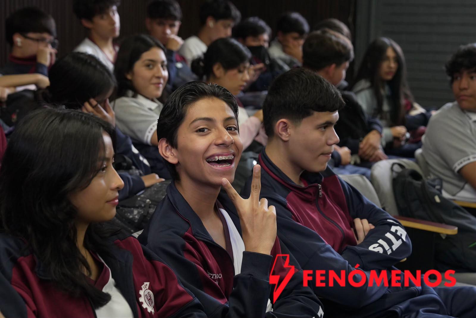 Con 320 mil alumnos en prepa y universidad, impulsan mejores empleos en Michoacán