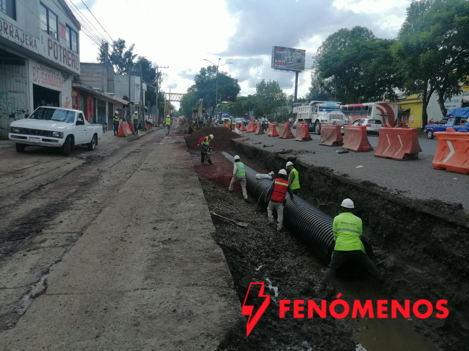 Avanza cambio de tubería pluvial por obras del Morebús en Morelia