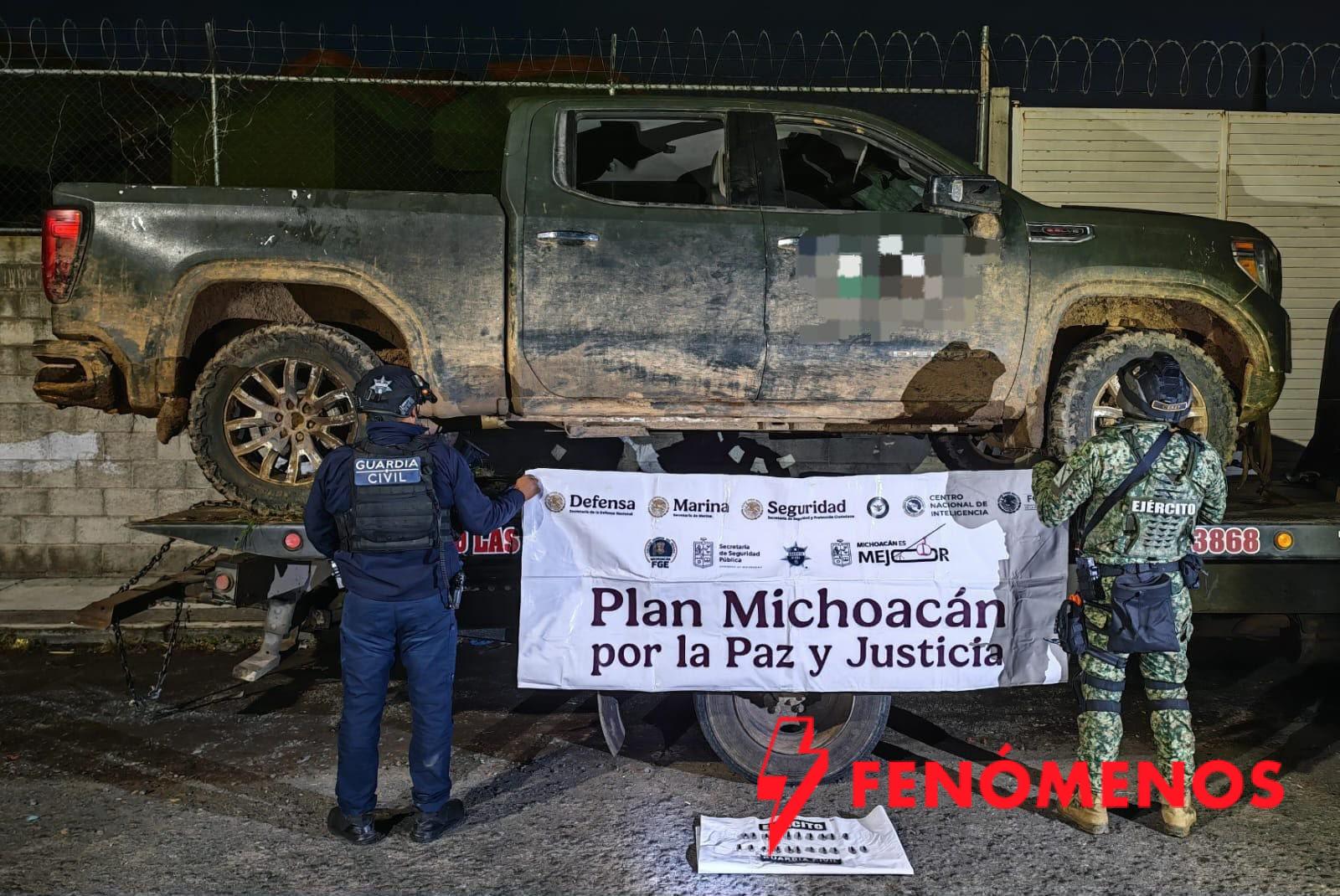 Aseguran armas y vehículos con insignias de grupo delictivo en Zinapécuaro e Indaparapeo